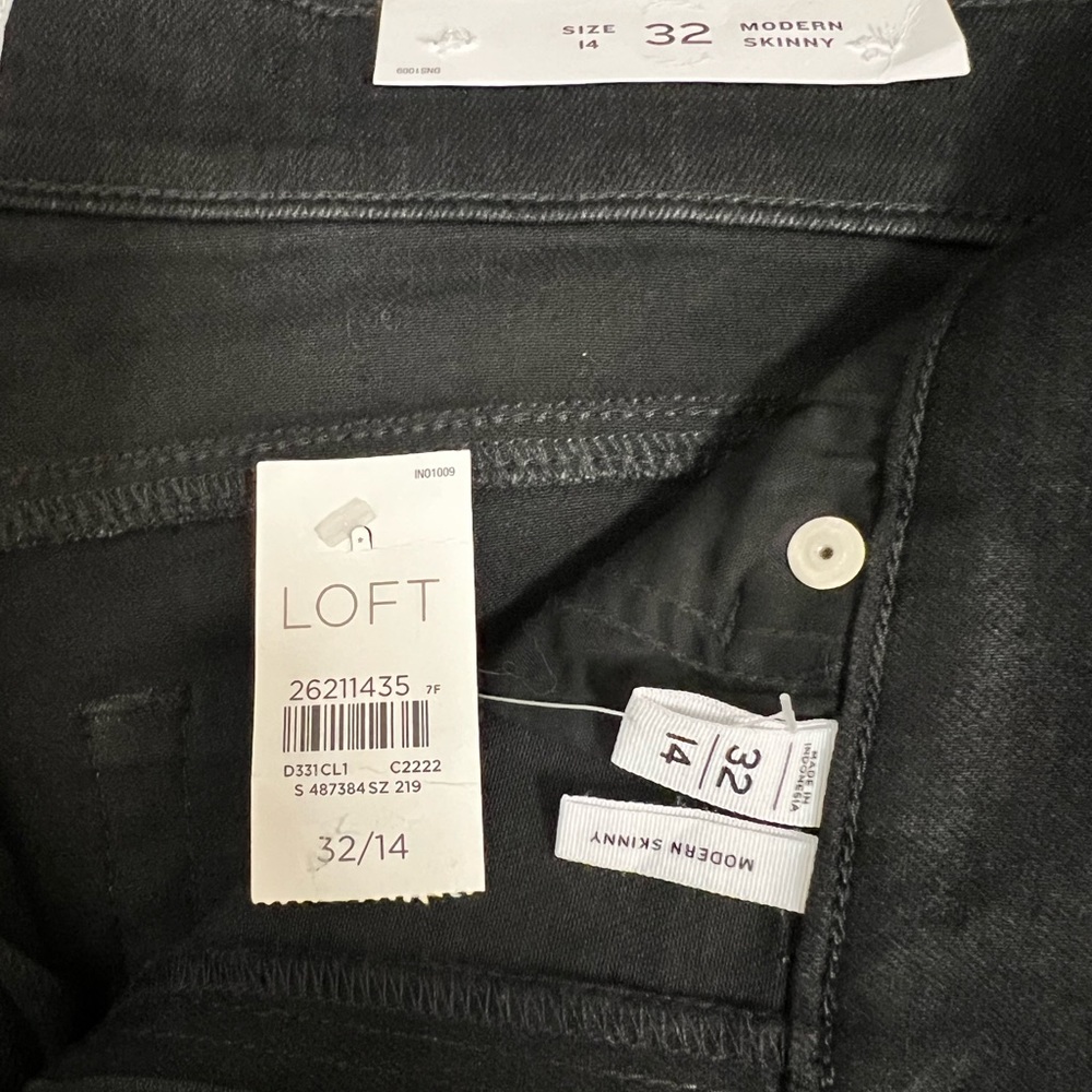 Loft Modern Skinny Jeans Black frayed legs new with tags